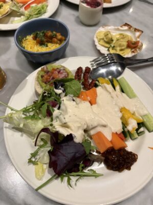 ロンドン・ヒースロー・マリオットM Club Loungeの夕方料理