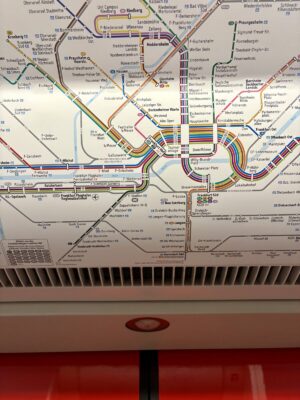 フランクフルト空港から市内へ向かうS-Bahn車内路線図
