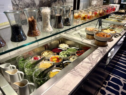 18時ごろのWestin Clubの料理全体