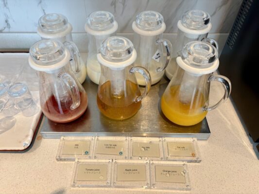 クラブラウンジ朝食のドリンクコーナー