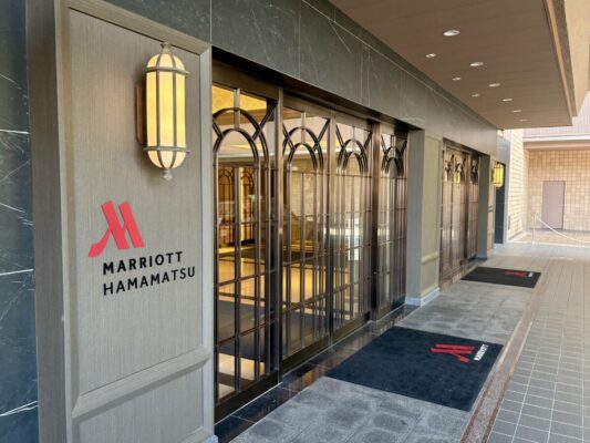 浜松マリオットホテルの正面入口