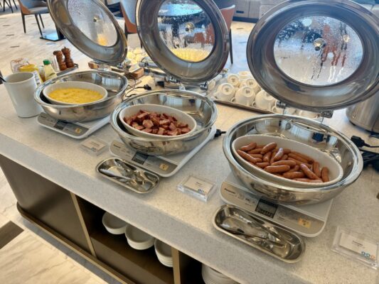 浜松マリオットホテルのロチェスター朝食の温製料理