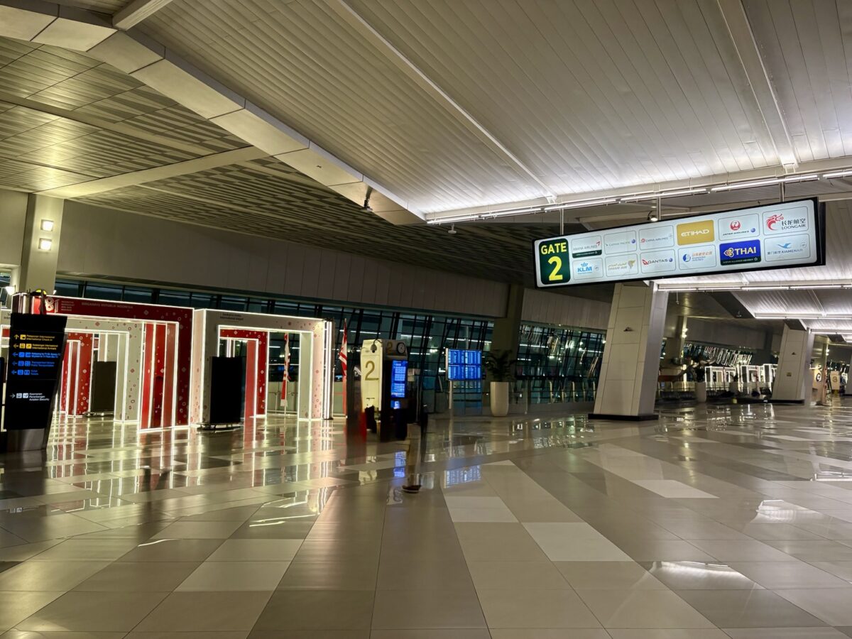 スカルノハッタ空港ターミナル3のGATE 2周辺