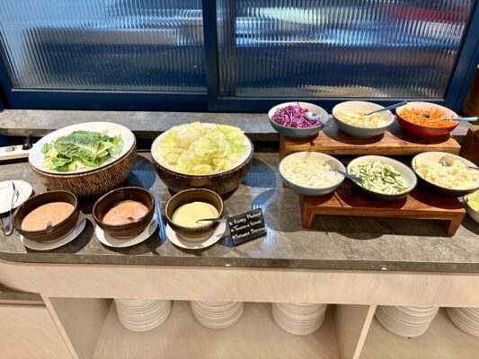 フォーポイントバイシェラトン・ジャカルタ・タムリンの朝食サラダバー